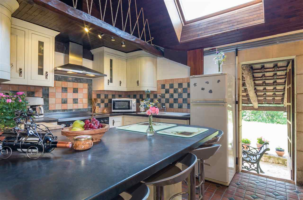 resized-2349823-La Perode, Robshaw, June 2019 full sized) (58).jpg